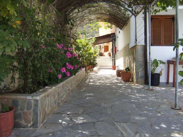 Last Minute ! Creta 11 Mai- Litsa Efi Apartment 2*-fara masa 225 Eur/pers - charter Bucuresti