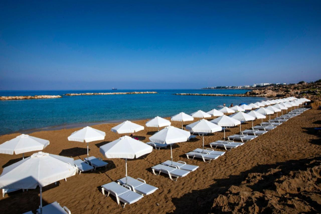 O saptamana la plaja in Paphos la doar 486 euro, avion din Bucuresti!!! Venus Beach 5*