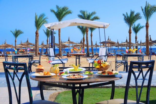  O saptamana la plaja in Egipt la doar 753 euro, avion din Sibiu !!!  Albatros Palace Resort 5*