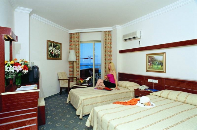 Hai la plaja in Turcia cu avion din Bucuresti, 589 euro/pers! hotel renovat!