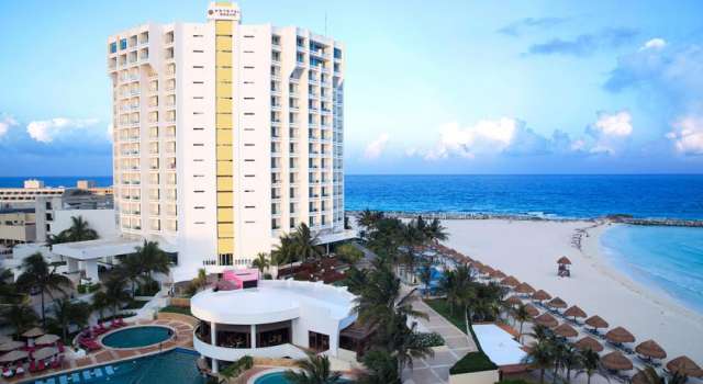  Krystal Grand Punta Cancun