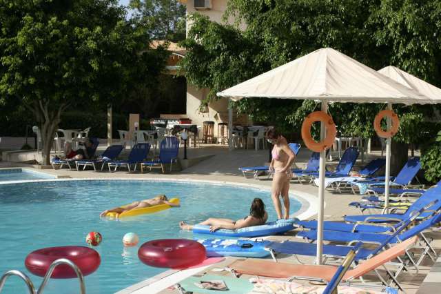 CRETA HOTEL CASTRO HOTEL 2+* MIC DEJUN AVION SI TAXE INCLUSE TARIF 406 EUR