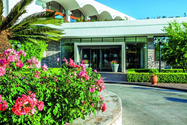 Vacanta de Rusalii in Skiathos, Hotel Skiathos Palace 4*, demipensiune, zbor direct, taxe incluse, 1424 euro/persoana