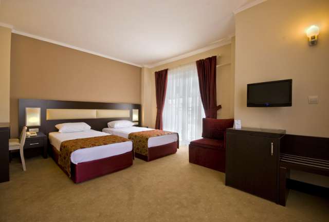 ANTALYA  HOTEL  WHITE LILYUM HOTEL 5*AI AVION SI TAXE INCLUSE TARIF 251 EUR