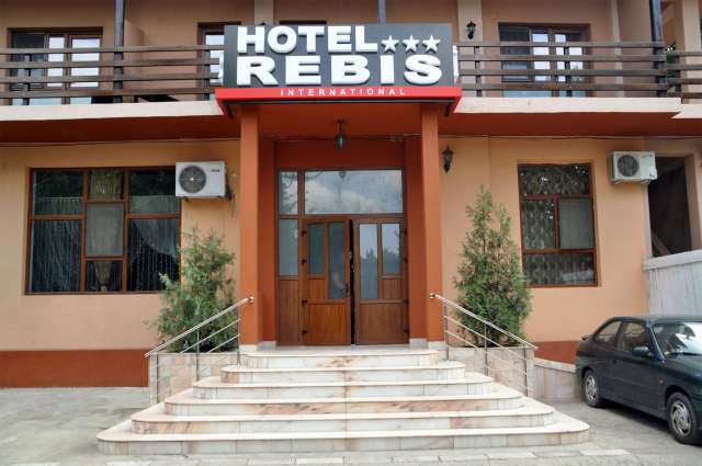  Rebis International