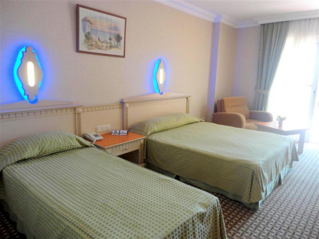 ANTALYA HOTEL HOLIDAY PARK RESORT 5*AI AVION SI TAXE INCLUSE TARIF 336 EUR
