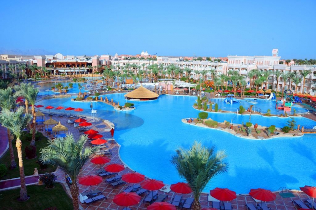  O saptamana la plaja in Egipt la doar 753 euro, avion din Sibiu !!!  Albatros Palace Resort 5*