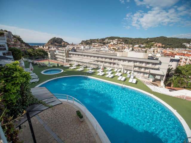 Ultimele locuri!!! Sejur la plaja in Costa Brava la doar 458 euro, avion din Bucuresti , demipensiune !!!Hotel Don Juan Tossa