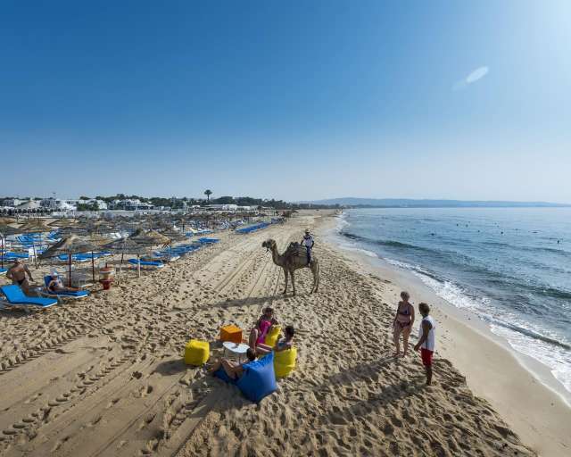 Vacanta de vara la plaja in Tunisia cu avion din Cluj la doar 639 euro/pers! Hotel renovat!