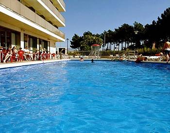 COSTA BRAVA HOTEL   htop Royal Star &amp; SPA  4* DEMIPENSIUNE   AVION SI TAXE INCLUSE TARIF 687 EUR