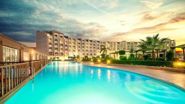 HURGHADA HOTEL Hawaii Caesar Palace and Aqua Park 5* AI AVION SI TAXE INCLUSE TARIF 478 EUR