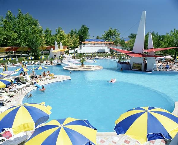 1 MAI SI PASTE IN ALBENA, LA HOTEL CALIMERA RALITSA 4*, LA TARIFUL DE 311 EURO/PERSOANA, ULTRA ALL INCLUSIVE!
