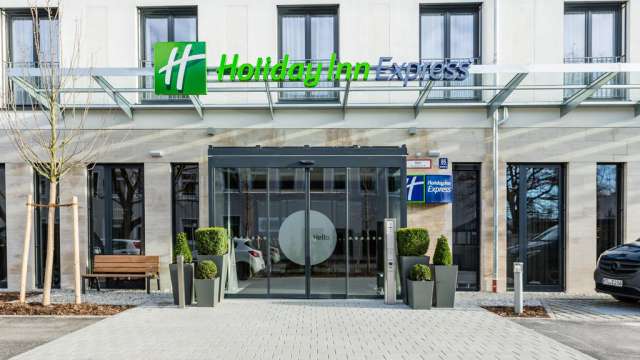  Holiday Inn Express Munich - City East