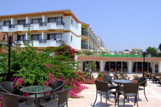 Paste pe Insula Afroditei Cipru 7 nopti demipensiune 665 euro! 