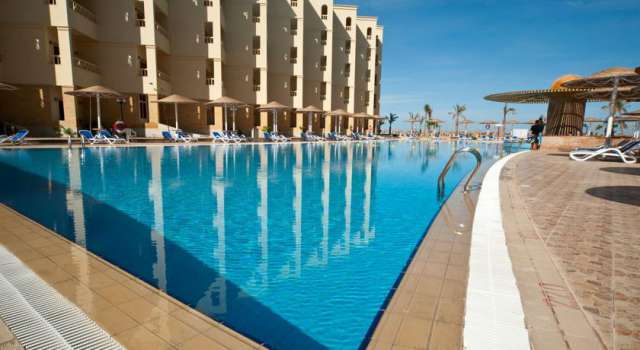 HURGHADA HOTEL  AMC Royal Hotel &amp; SPA 5*    AI AVION SI TAXE INCLUSE TARIF 570 EUR