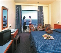 O saptamana la plaja in Paphos la doar 498  euro, avion din Bucuresti!!!  Queen''s Bay Hotel 4*