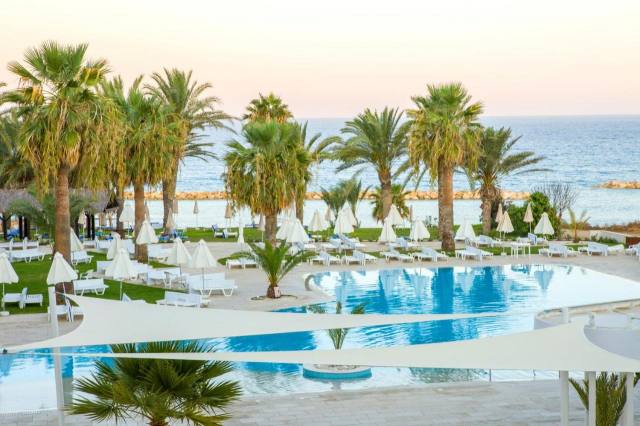  O saptamana la plaja in Paphos la doar 547 euro, avion din Bucuresti!!! Venus Beach Hotel  5*