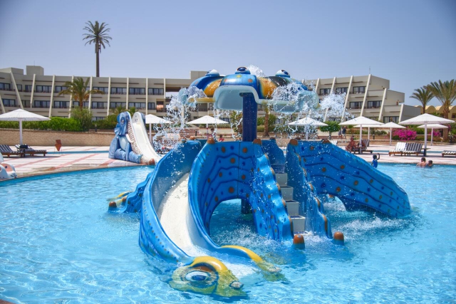 HURGHADA HOTEL   Pharaoh Azur Resort   AI AVION SI TAXE INCLUSE TARIF 530 EUR