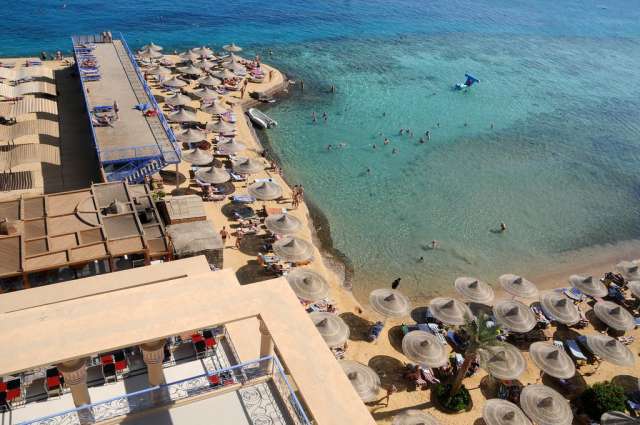 O saptamana la plaja in Egipt la doar 426 euro, avion din Sibiu !!!King Tut Aqua Park Beach Resort