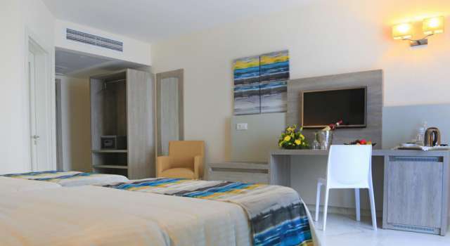 Last minute Malta, Labranda Riviera Resort &amp; Spa 4*, mic dejun, zbor direct si taxe incluse, 609 euro/persoana