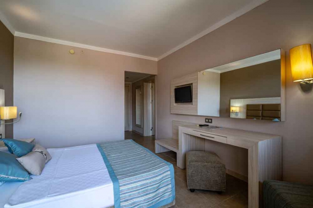 ANTALYA HOTEL  PALMERAS BEACH HOTEL5*AI AVION SI TAXE INCLUSE TARIF 546 EUR