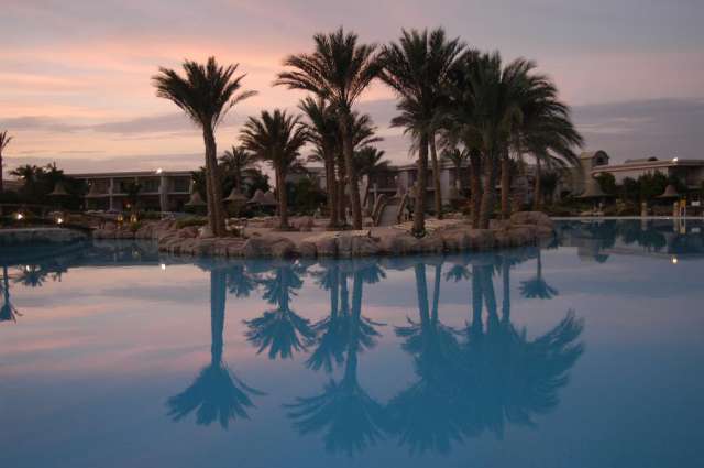 18.05 Zbor Bucuresti, Egipt Sharm, Parrotel Beach all inclusive 480 euro/persoana/ 7 nopti/taxe aeroport incluse+transfer