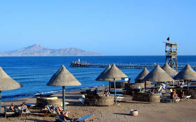 18.05 Zbor Bucuresti, Egipt Sharm, Parrotel Beach all inclusive 480 euro/persoana/ 7 nopti/taxe aeroport incluse+transfer