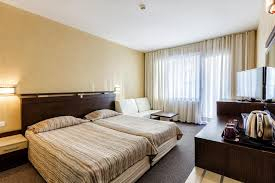  PASTE BULGARIA  SUNNY BEACH HOTEL KUBAN 4* TRANSPORT AUTOCAR PLECARE IN 3 MAI ALL INCLUSIVE PRET 220 EURO / PERSOANA