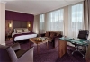  Crowne Plaza Ealing