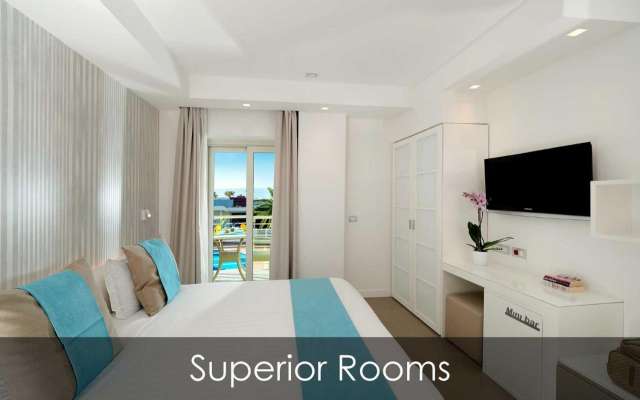 LAST MINUTE AMALFI COAST OLIMPICO  4**** MIC DEJUN ZBOR DIN OTOPENI CU TAXE INCLUSE