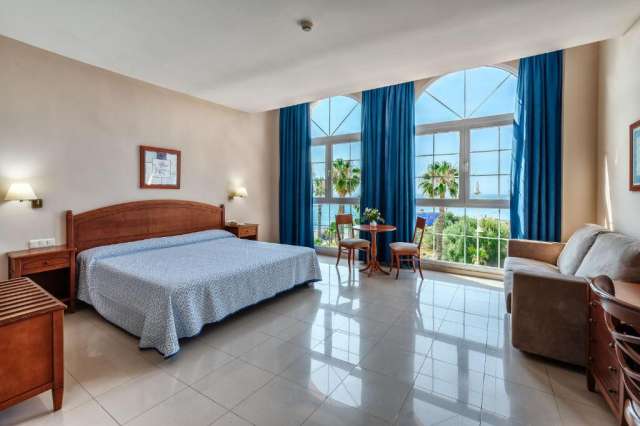 ULTRA LAST MINUTE MALAGA 7 NOPTI CAZARE CU DEMIPENSIUNE 4****BAHIA TROPICALZBOR DIN OTOPENI CU TAXE INCLUSE