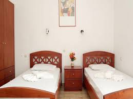 06 septembrie Ultimele locuri Grecia Creta din Brasov EKAVI APARTMENTS 372 euro/pers Nota 9