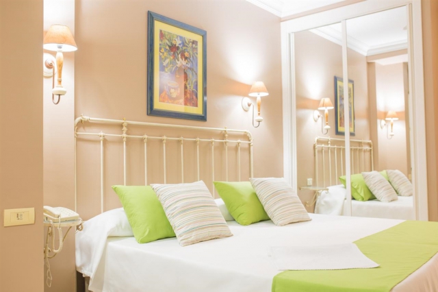 ULTRA LAST MINUTE TENERIFE 7 NOPTI 3*** RF ASTORIA  ZBOR CHARTER DIN TIMISOARA CU TAXE INCLUSE