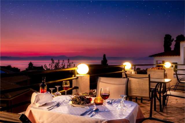 ULTIMELE LOCURI INSULA CORFU PELAGOS 4**** DEMIPENSIUNE  ZBOR CHARTER DIN OTOPENI CU TAXE INCLUSE