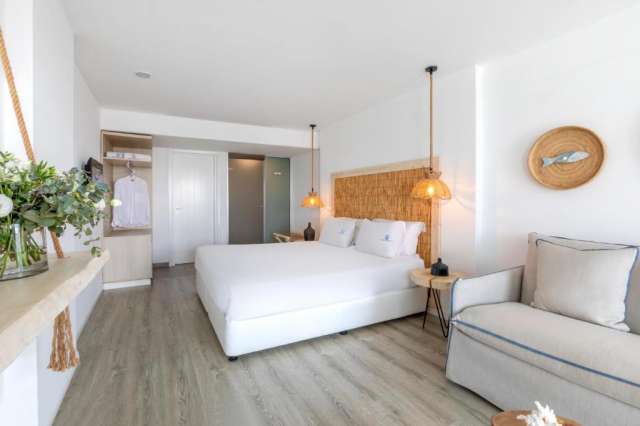 REVELION 2026 in CIPRU - 4 nopti in AYIA NAPA de la doar 355 euro/pers. Zbor din Timisoara