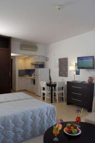 03.10 avion Cluj Napoca, Cipru - Zona Larnaca Ayia Napa, MarisMare Apartments 753 EURO, 7 nopti, Fara masa