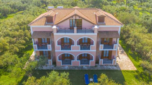ULTIMELE LOCURI ZAKYNTHOS, AVION DIN BUCURESTI, LA KAVOS PSAROU STUDIOS 3*, LA TARIFUL DE 542 EURO/PERSOANA, MIC DEJUN!!