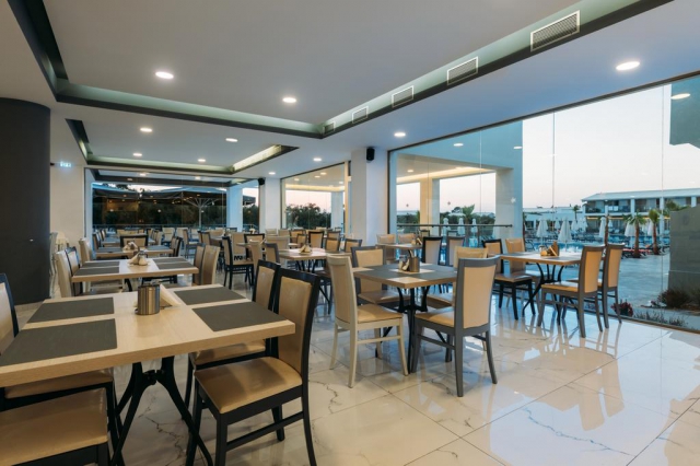Sejur la plaja in Zakynthos la doar 1048 euro,avion din Bucuresti!!!Caretta Paradise Resort &amp; WaterPark