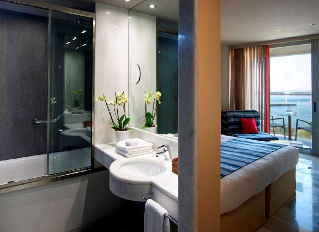 Vacanta de vara la plaja in Creta la doar 975 euro,avion din Bucuresti!!!KYMA SUITES BEACH HOTEL 5*