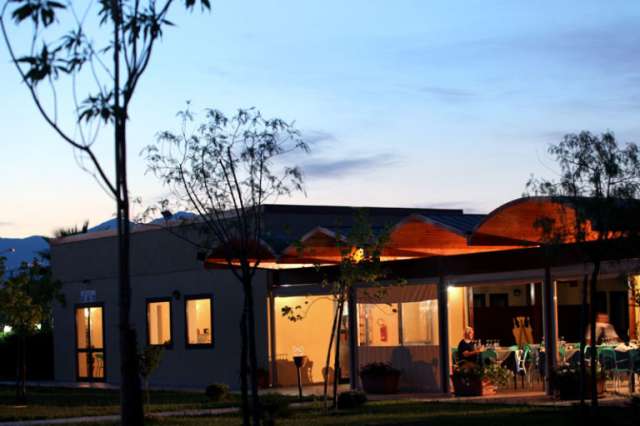 22.05 Zbor Bucuresti PUGLIA 699 euro/persoana/ 7 nopti demipensiune, taxe aeroport si transfer incluse