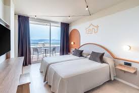 Petrece vacanta copiilor de primavara   in  Mallorca 7 nopti demipensiune  419 euro/persoana ! 