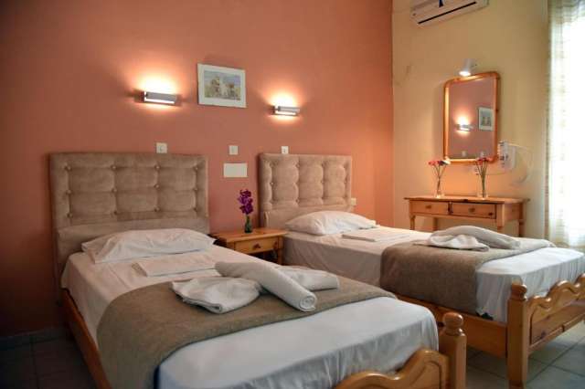 05 august Ultimele locuri Grecia, Lesbos din Cluj Anaxos Bay Studios 456 euro/pers  Nota 8.5