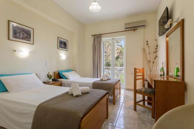 LAST MINUTE ZAKYNTHOS  Laganas Holidays Hotel MIC DEJUN  AVION INCLUS TARIF 383 EUR