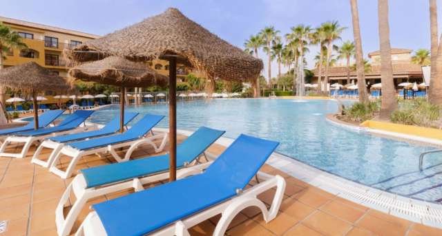COSTA DEL SOL Deals - Best Alcazar hotel 4**** Demipensiune , charter din Bucuresti !