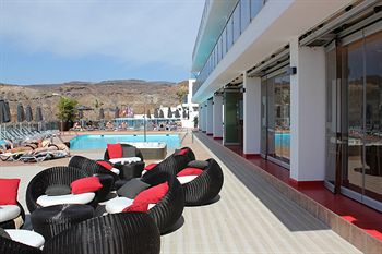 Vacanta de vara la plaja in Gran Canaria la doar 890 euro,avion din Bucuresti!!!	Servatur Casablanca Suites 4*