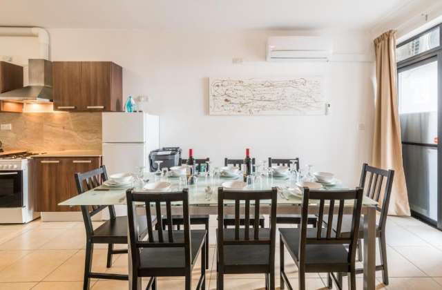 ULTRA LAST MINUTE MALTA SEASHELL APTS 4**** ZBOR DIN OTOPENI CU TAXE INCLUSE