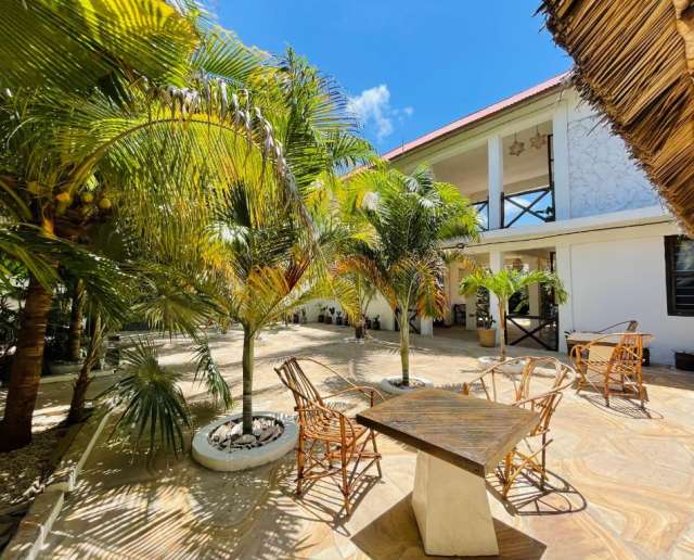 HOT SALES ZANZIBAR! Max Hotel Nungwi 4* (Nungwi), Mic dejun si taxe incluse, Charter din Bucuresti