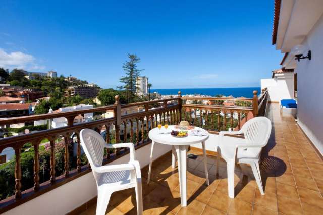TENERIFE - 7 nopti cazare cu mic dejun + bilet avion Bucuresti + taxe aeroport + transfer = 689 euro/pers	