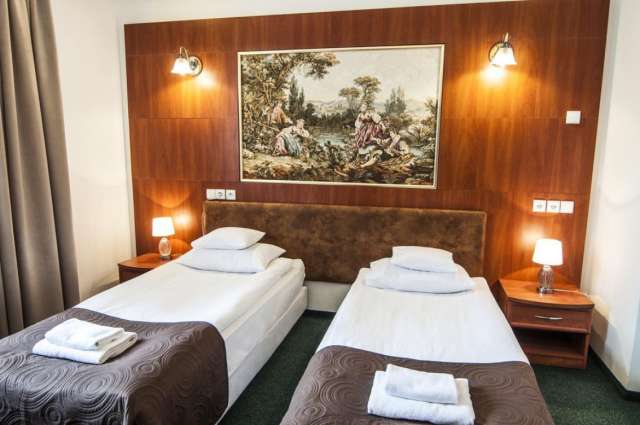 09.05 Zbor Bucuresti Senior Holidays POLONIA,  630 euro/persoana/demipensiune, taxe aeroport si transfer incluse