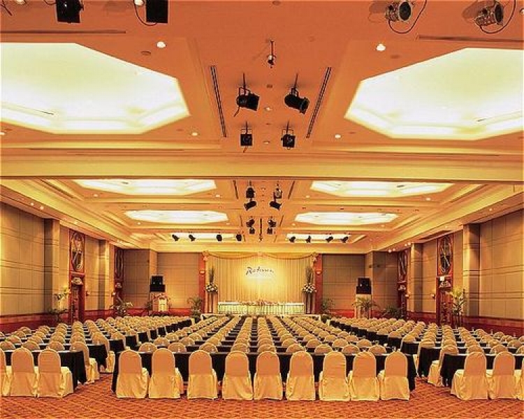 LAST MINUTE THAILANDA -- PHUKET SI BANGKOK SEJUR 10 NOPTI - plecare din CLUJ (OR)
